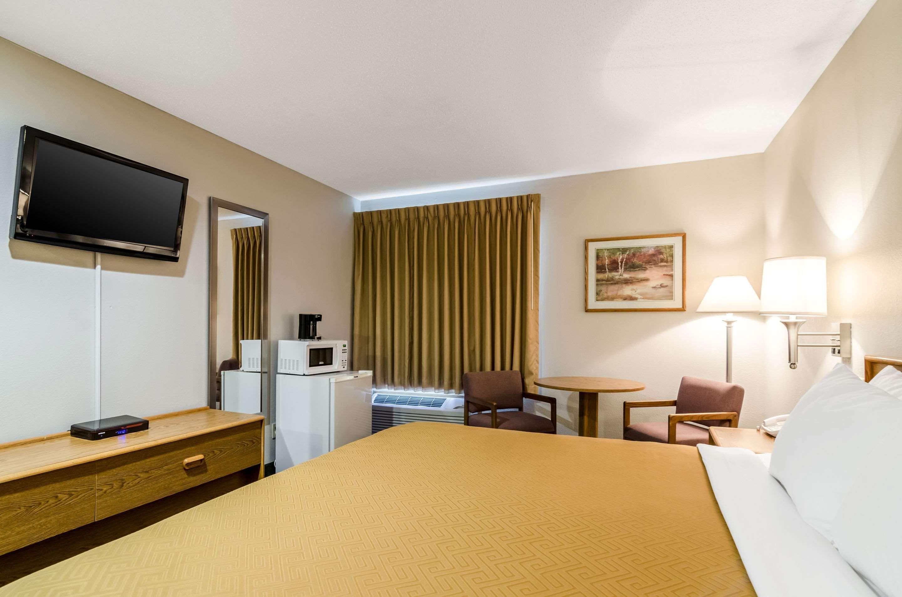 Rodeway Inn Ainsworth Exterior foto