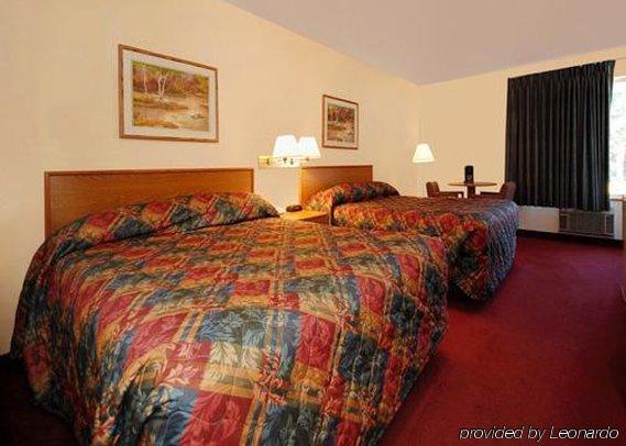 Rodeway Inn Ainsworth Habitación foto